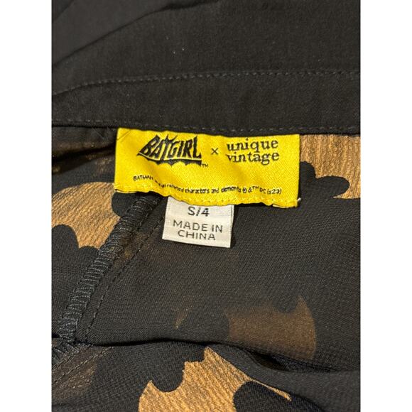 Unique Vintage Batgirl Black and Gold Foil Sheer Mini Cape Capelet S 4 NWOT - Picture 3 of 4